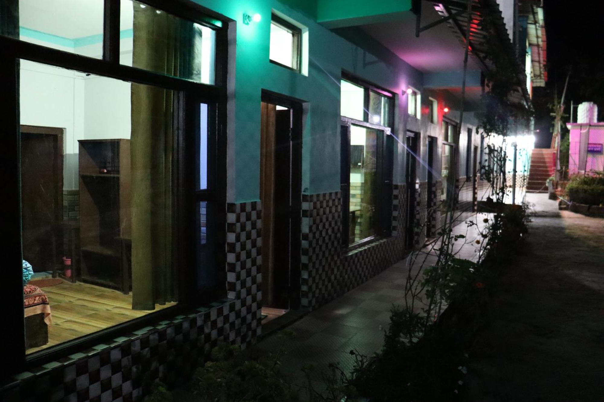 Shanti Home Stay Chaukori Eksteriør bilde